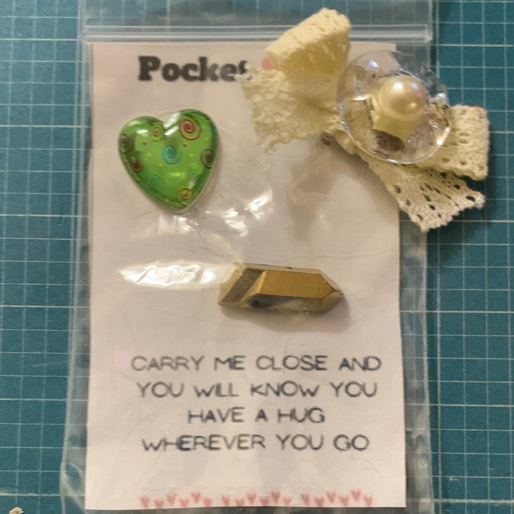 Elegant Green Heart Pocket Charm Set